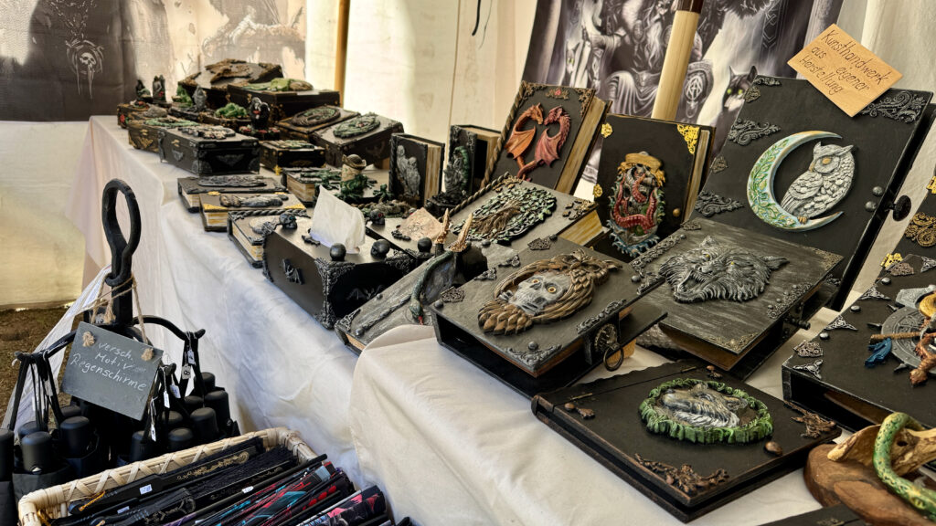 Handgefertigtes Holz-Unikat von DiBiSKreativ – Mittelalter & Fantasy