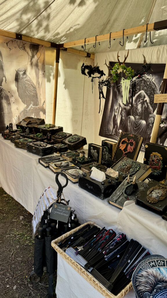 Handgefertigtes Holz-Unikat von DiBiSKreativ – Mittelalter & Fantasy